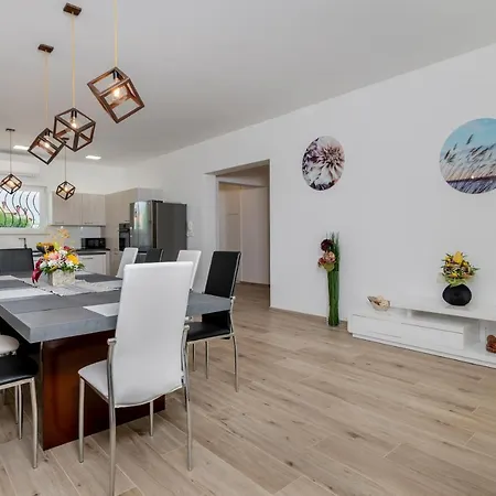 Kate Villa Polje Cepic